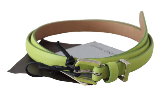 Klassieke groene leren riem met zilverkleurige hardware