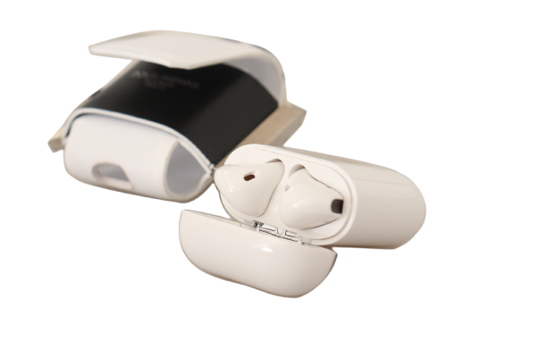 Chique leren Airpods-hoesje in monochroom