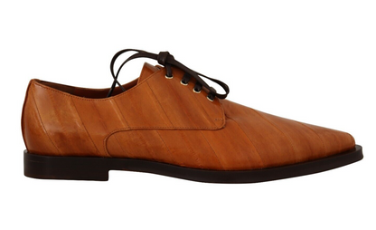 Elegante, formele flats van palingleer met vetersluiting