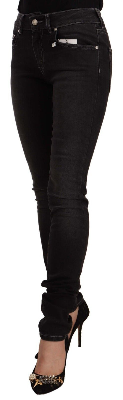 Chic Slim-Fit Black Washed Jeans