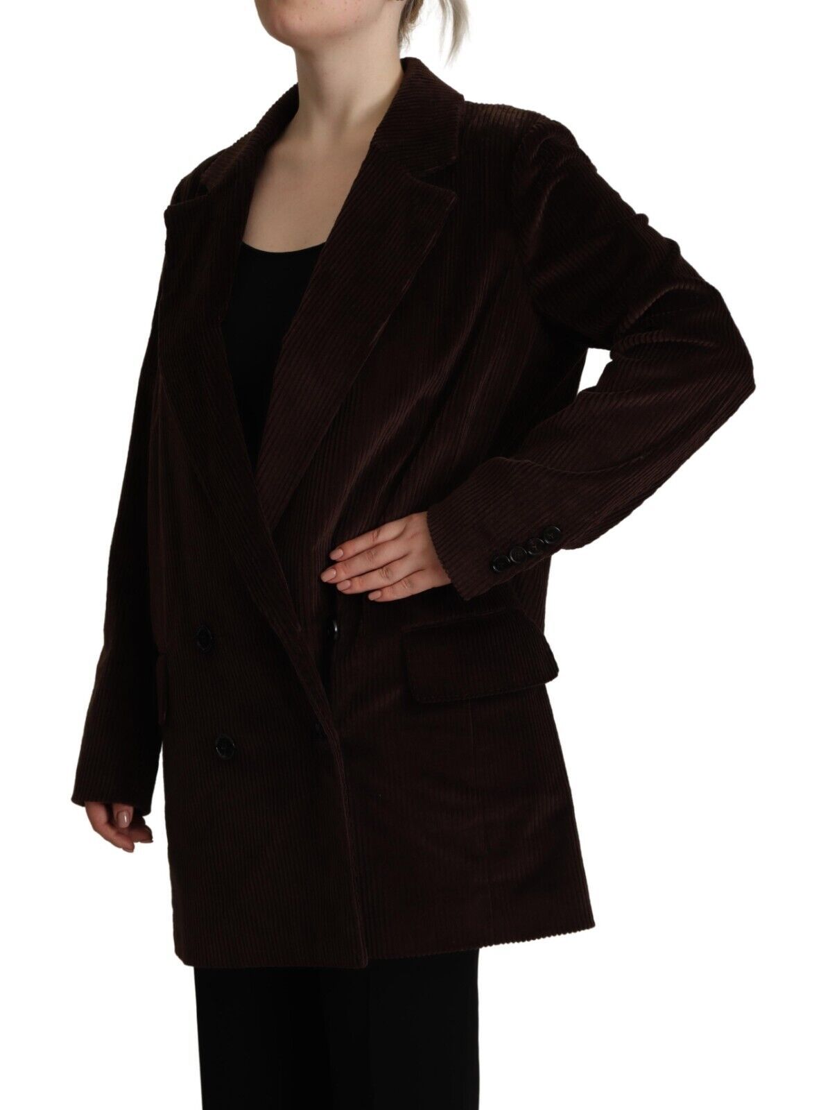 Elegante bordeauxrode trenchcoat met dubbele rij knopen