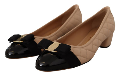 Elegante gewatteerde leren pumps in beige en zwart