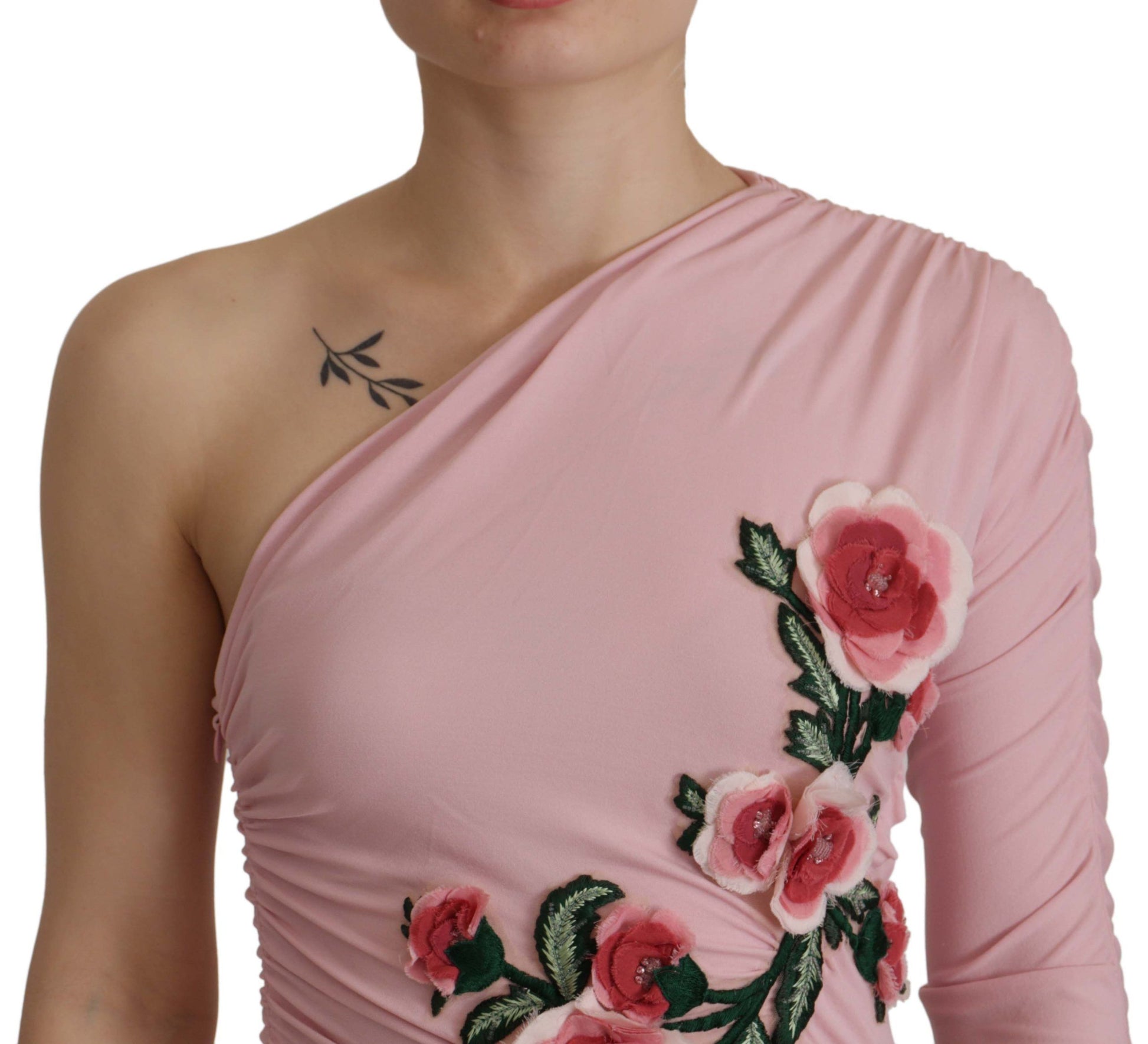 Elegante roze bodyconjurk met één schouder