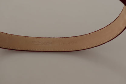 Elegante fluwelen riem met gegraveerd logo