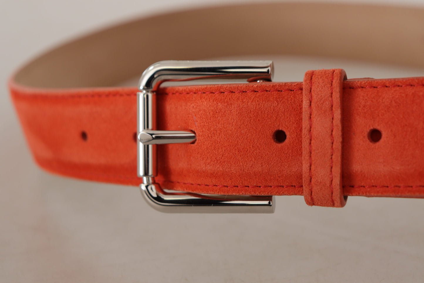 Elegante suède leren riem in levendig oranje