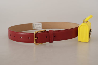 Elegante rode leren riem met gegraveerde gesp