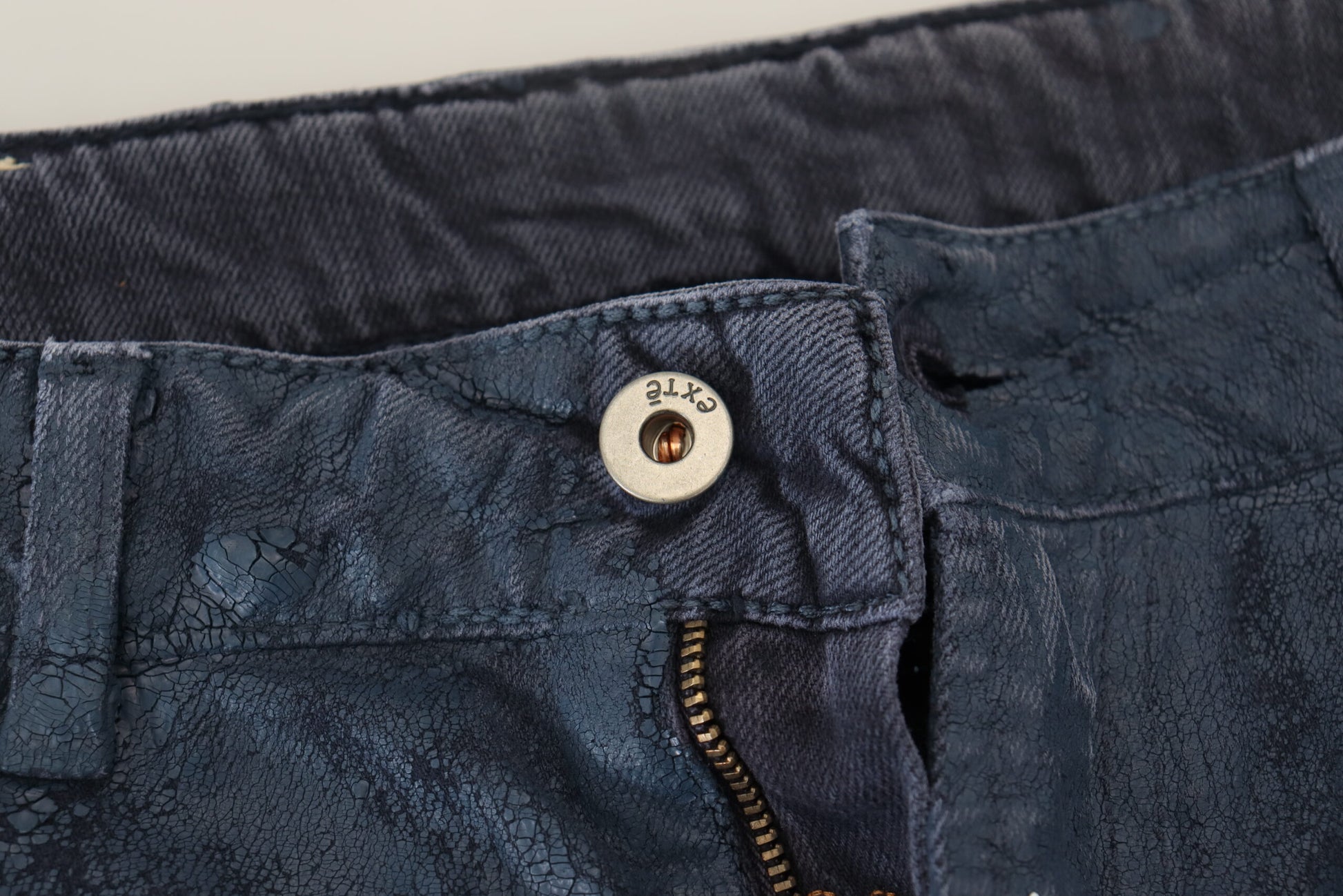 Chique taps toelopende blauwe denim jeans