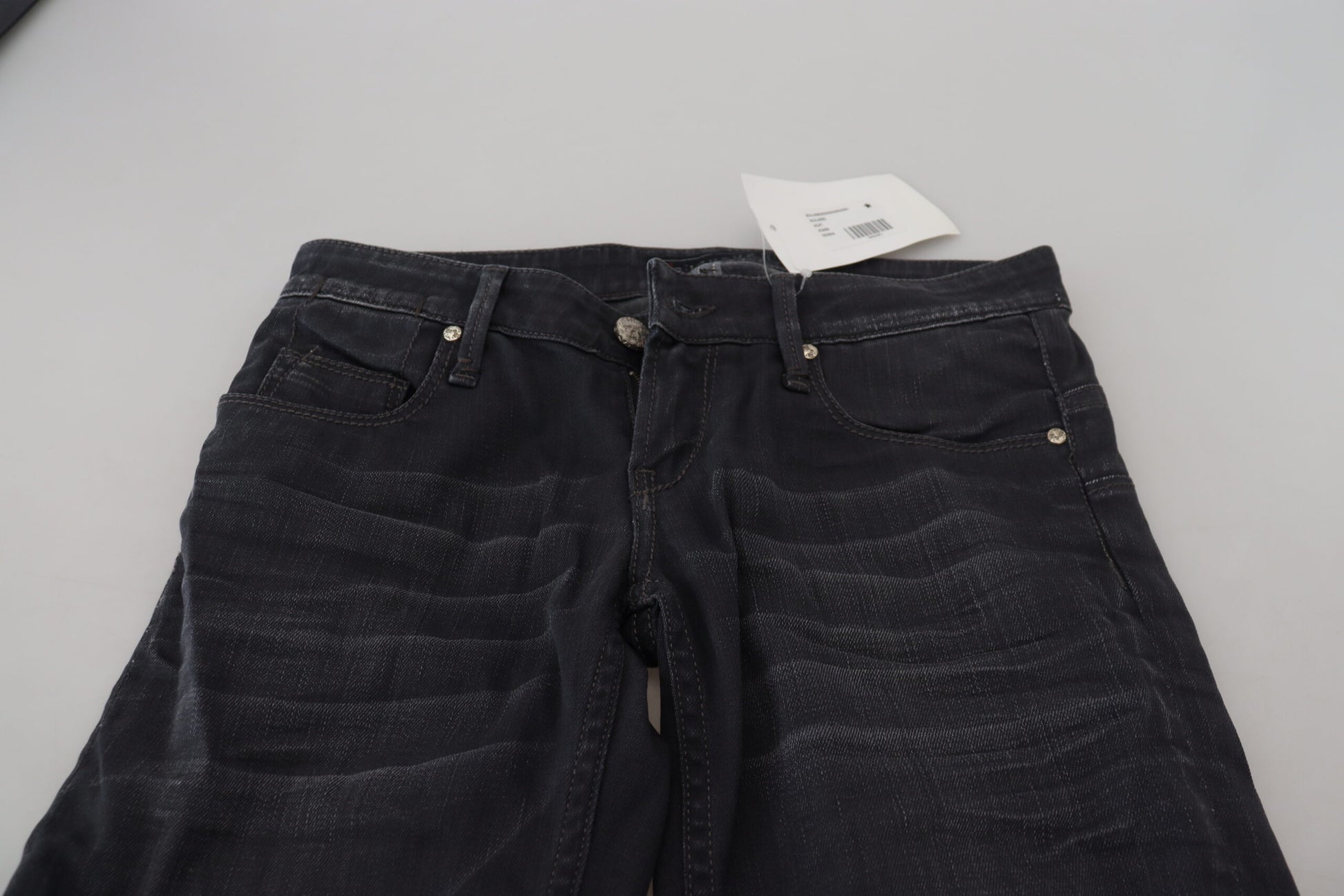 Strakke zwarte gewassen slim fit denim