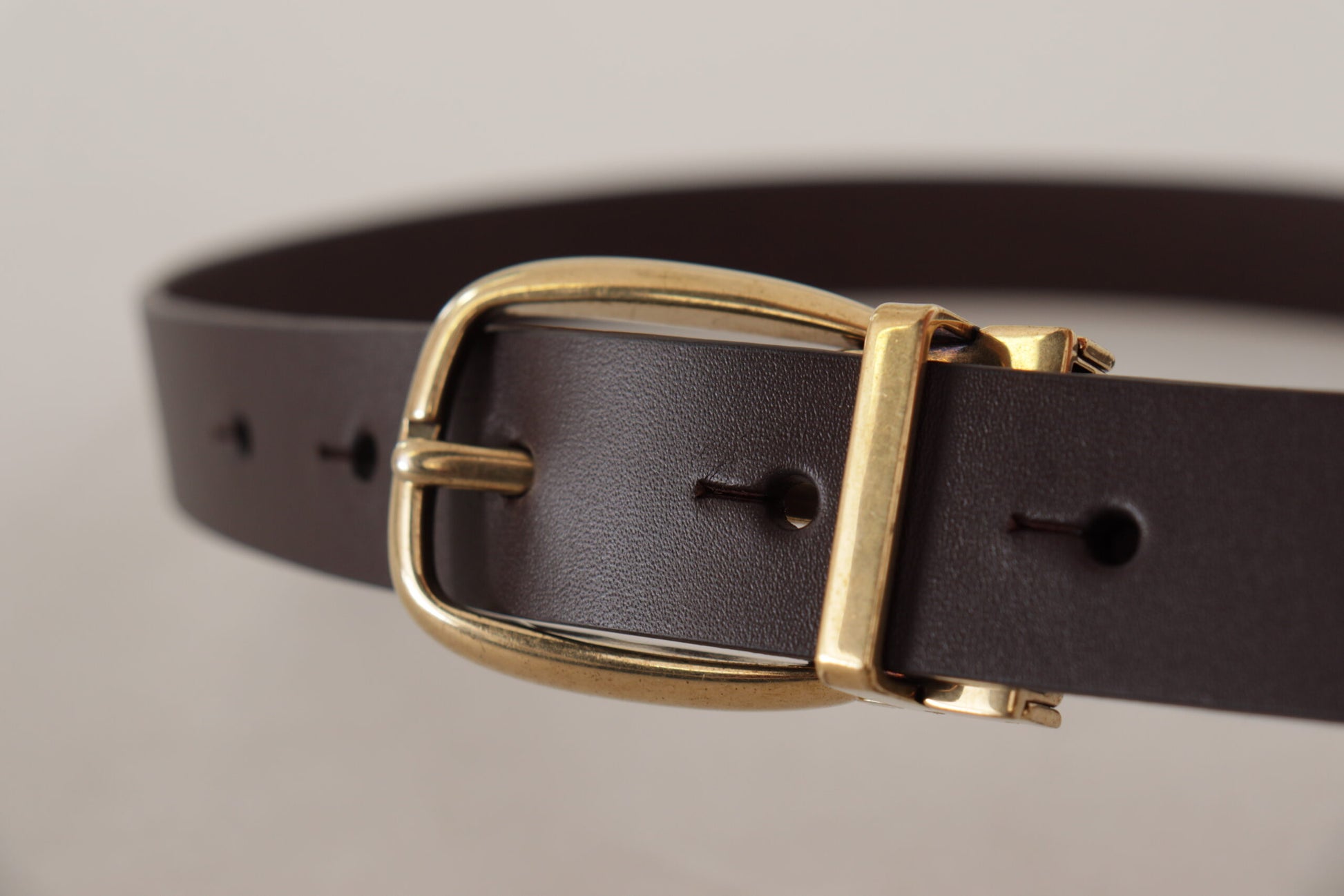 Elegante donkerbruine leren riem