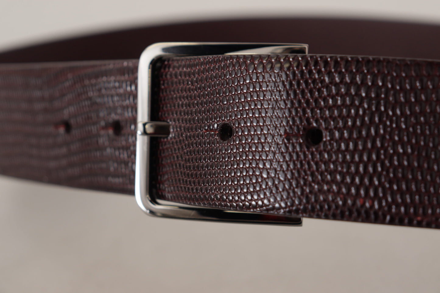 Elegante donkerbruine leren riem