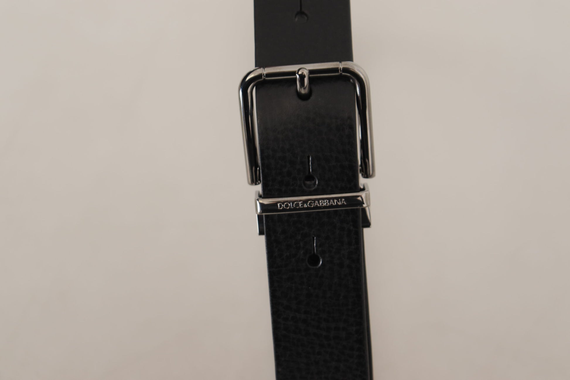 Elegant Black Leather Belt with Metal Buckle