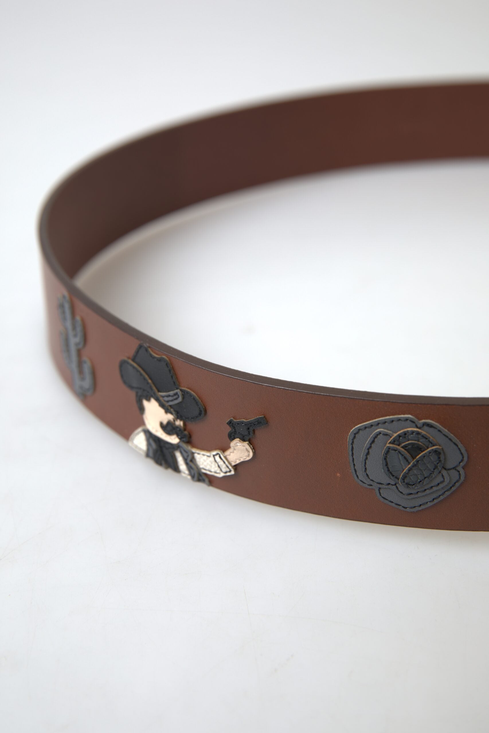 Elegante leren riem met metalen gesp