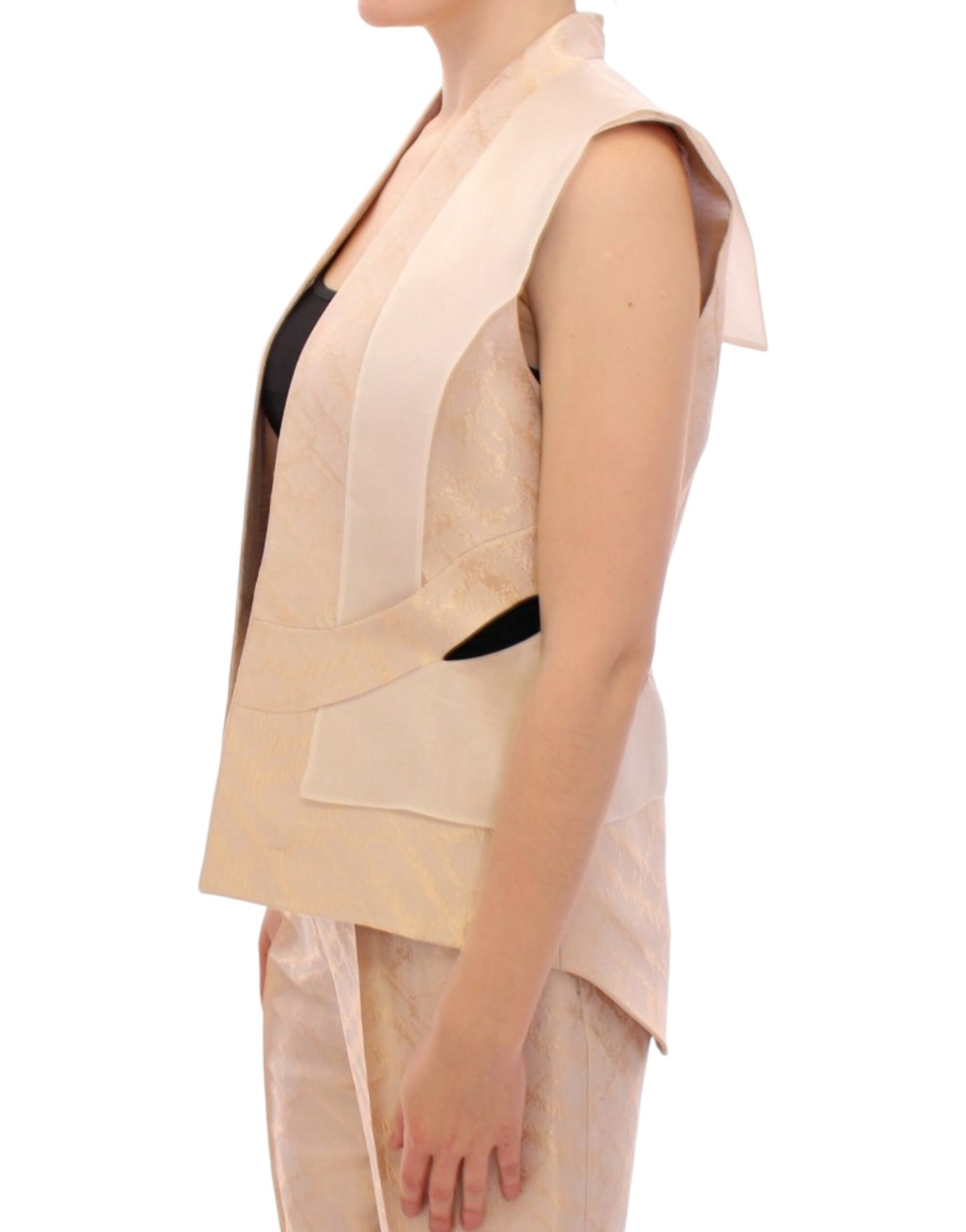 Exclusief beige brokaat mouwloos vest