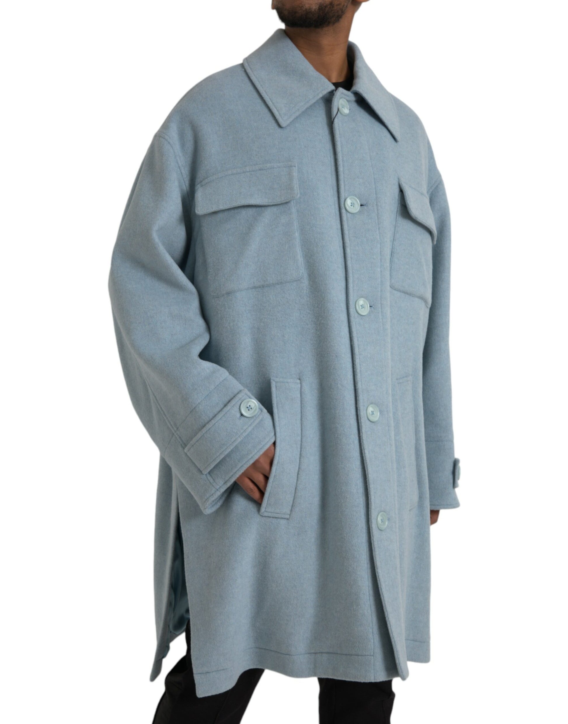 Lichtblauwe wollen trenchcoat met knopen