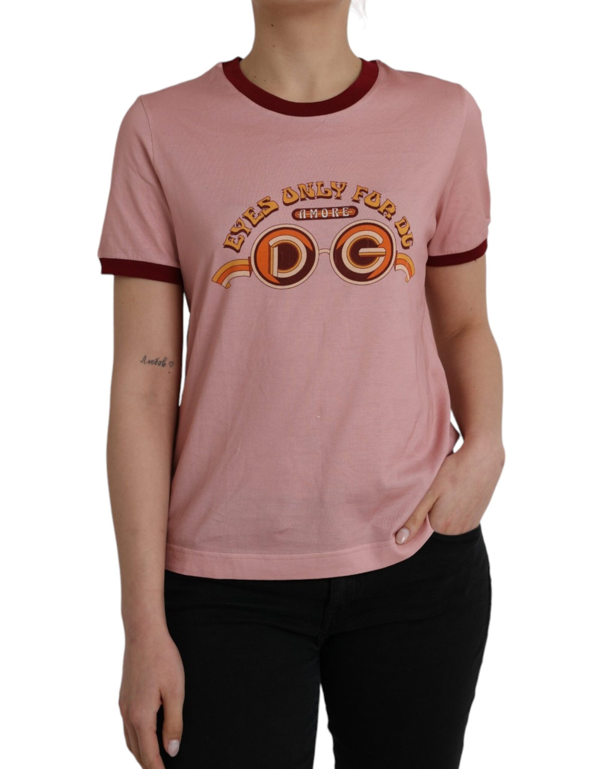 Roze katoenen T-shirt met korte mouwen en ronde hals