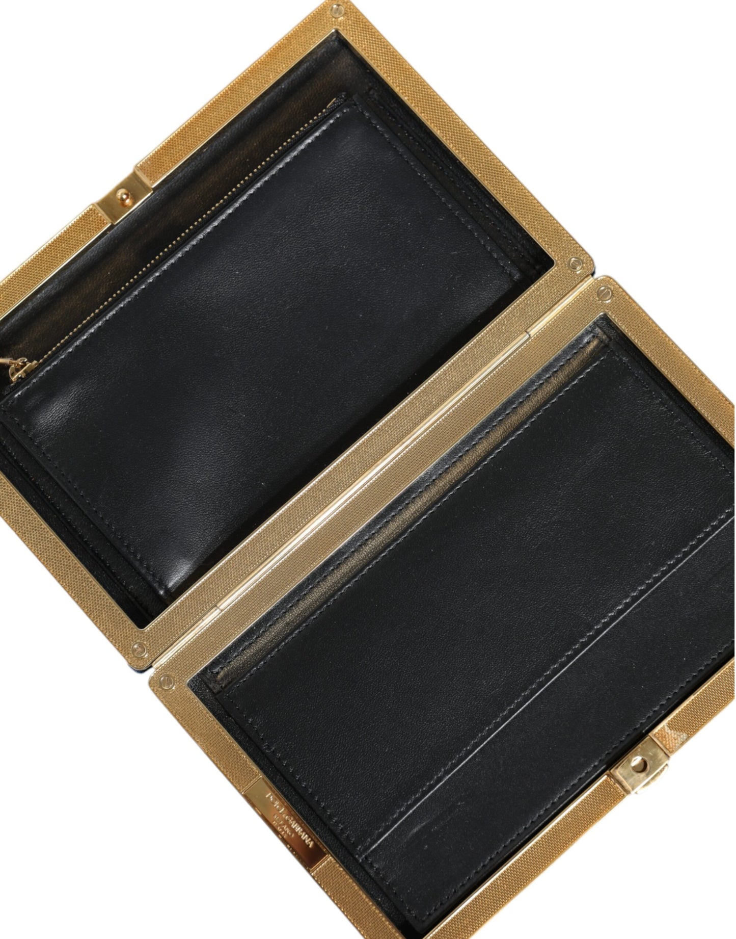 Blauwe fluwelen clutch met gouden frame, avondfeesttas