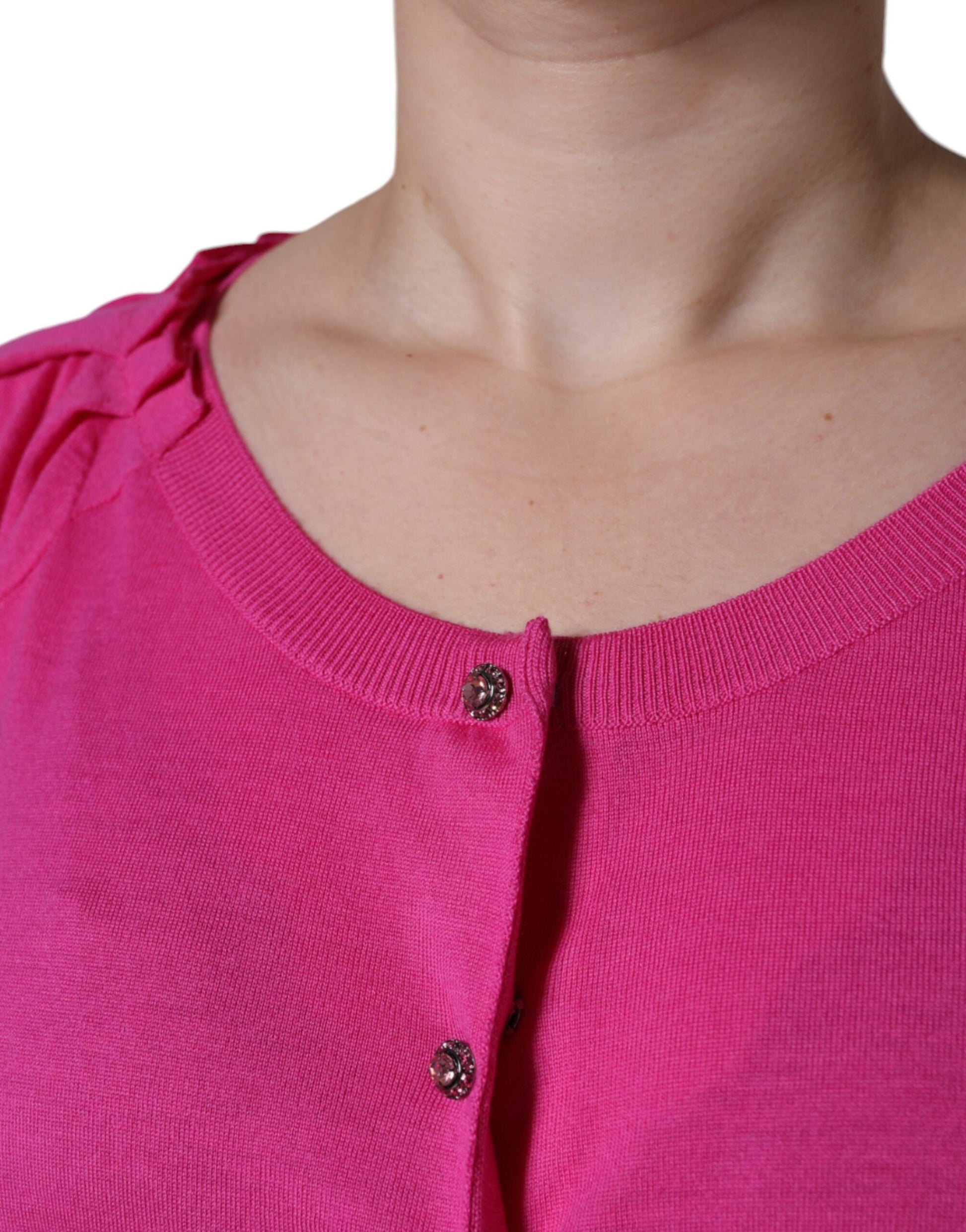 Roze wollen blouse met korte mouwen en knoopjes